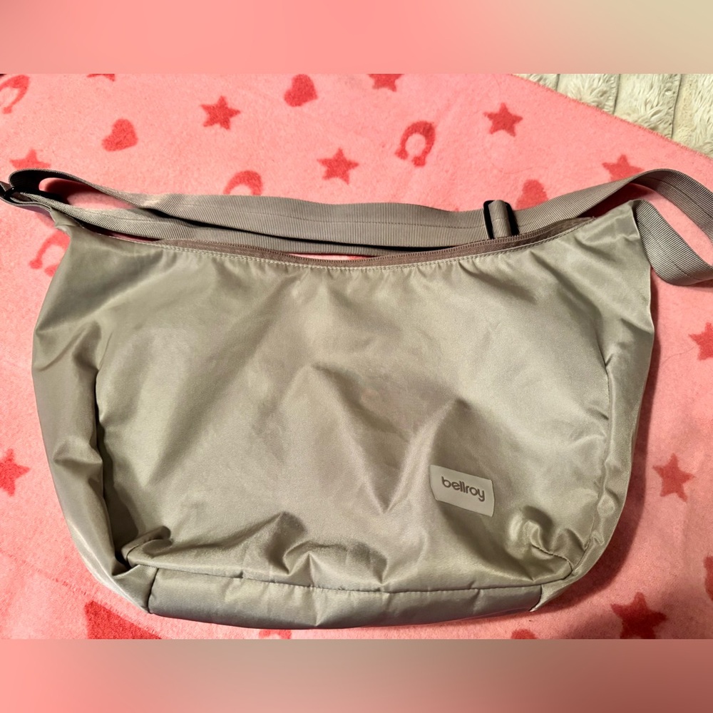 Bellroy Laneway Crescent Bag